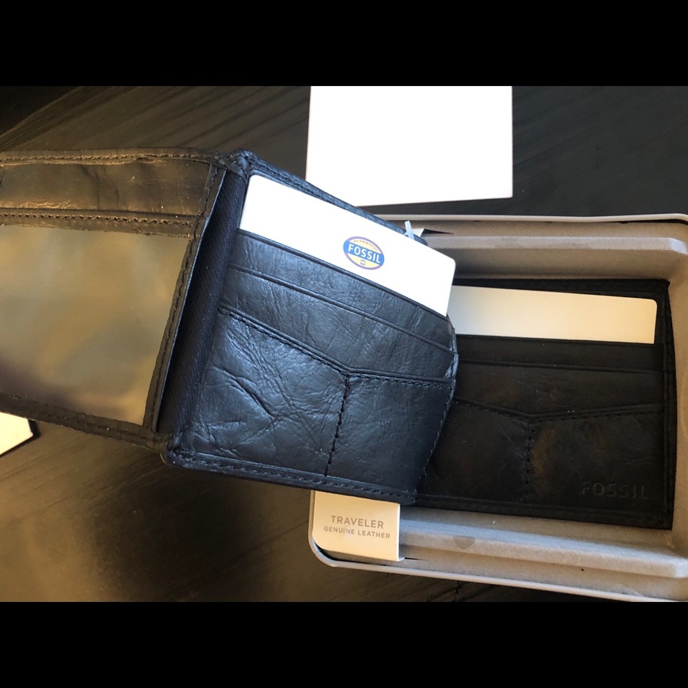 Fossil Wallet - Picture 2 of 2